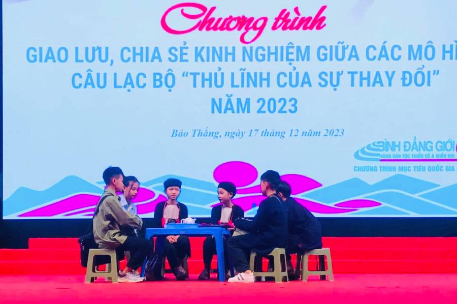 Giao lưu kinh nghiệm mô hình CLB “Thủ lĩnh của sự thay đổi” huyện Bảo Thắng.